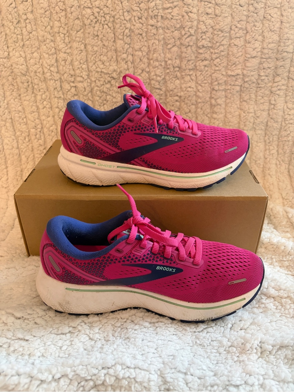 Brooks Women's Running Shoes - Bright Pink with Navy Accents